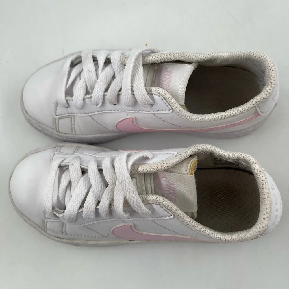 Nike excellent preowned