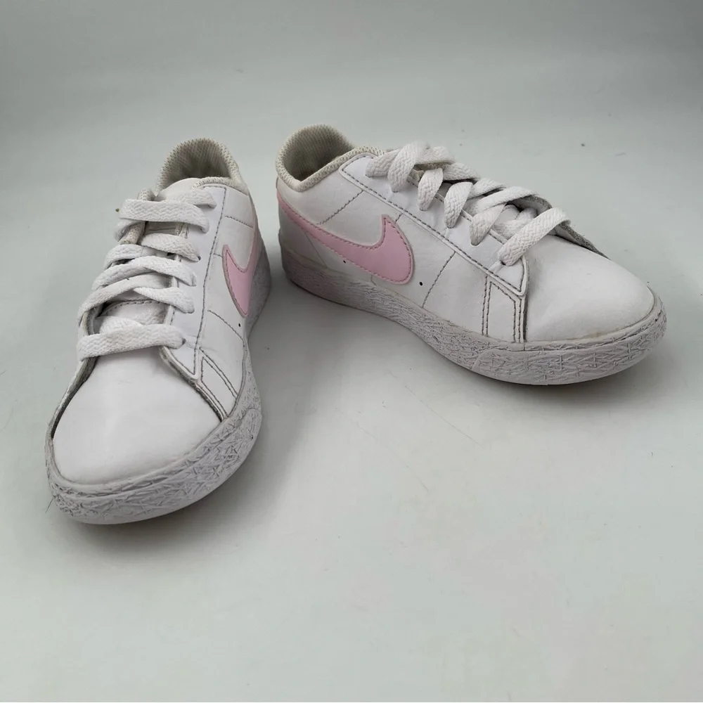 Nike excellent preowned