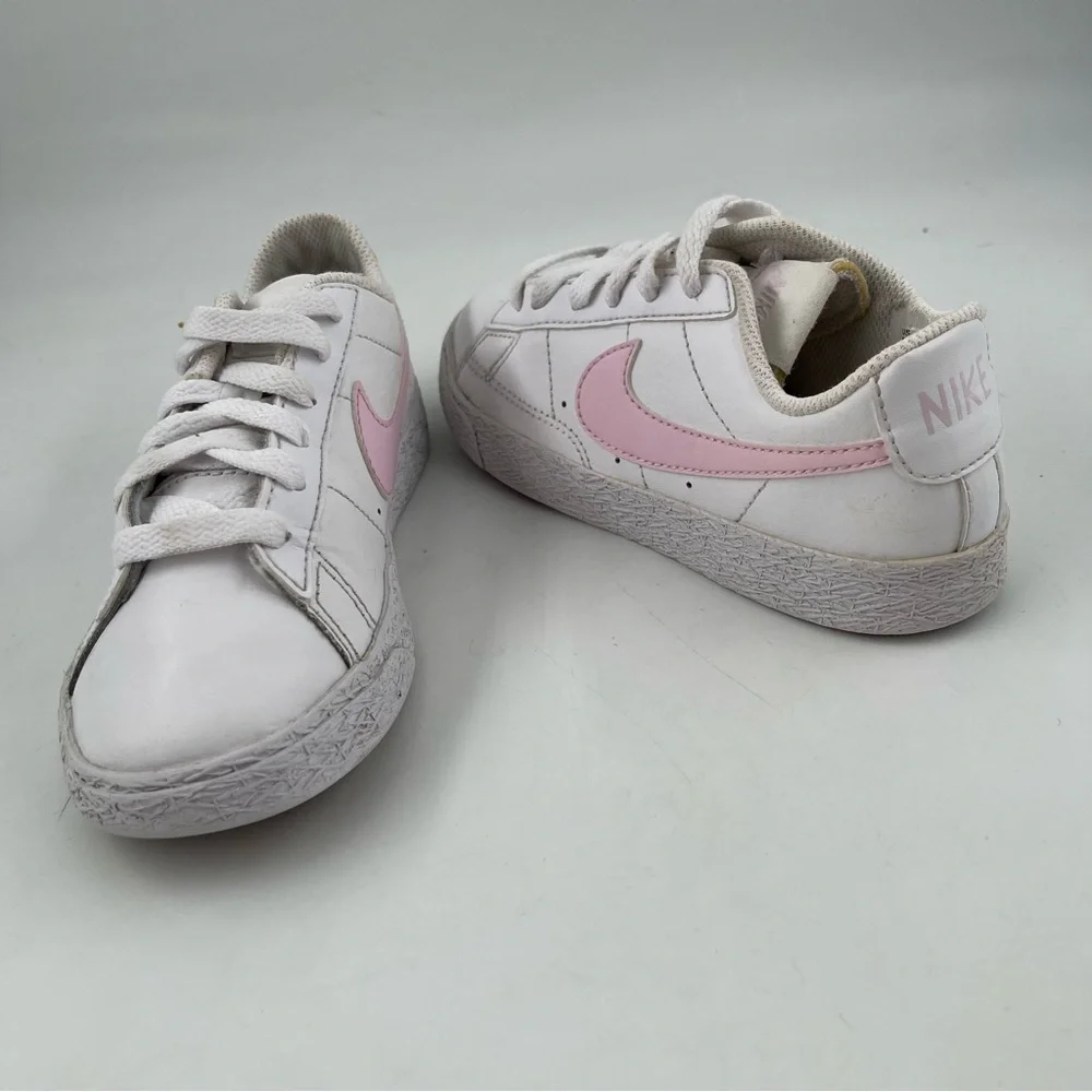 Nike excellent preowned