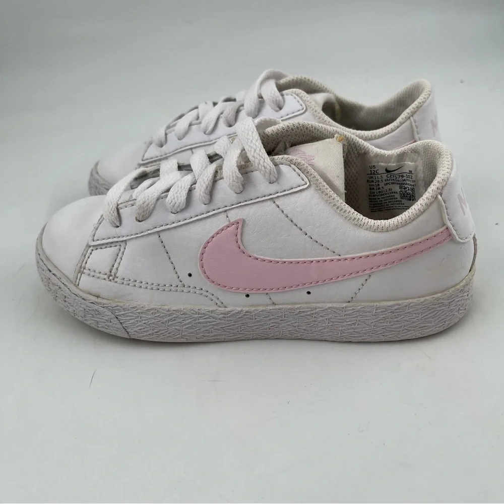 Nike excellent preowned