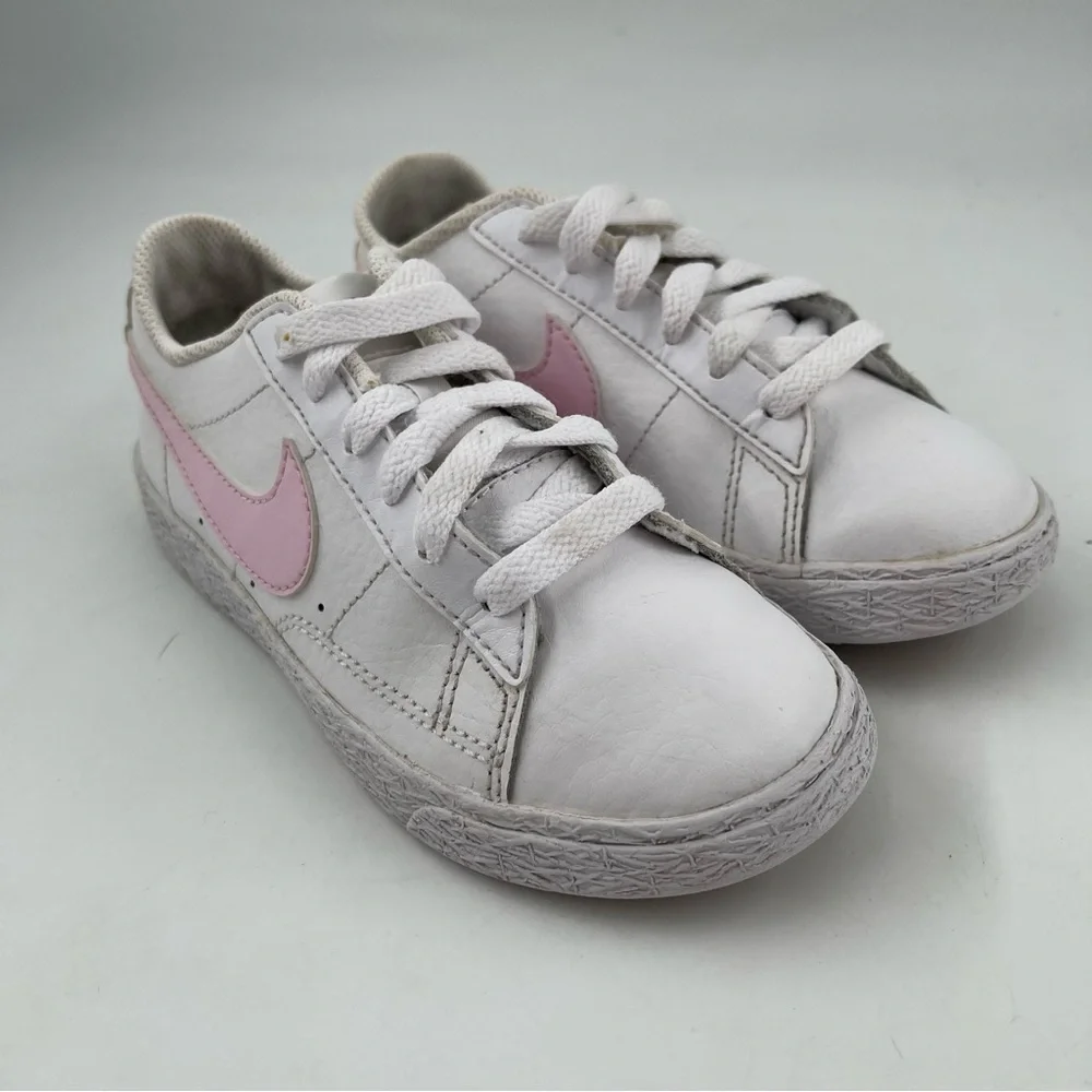 Nike excellent preowned