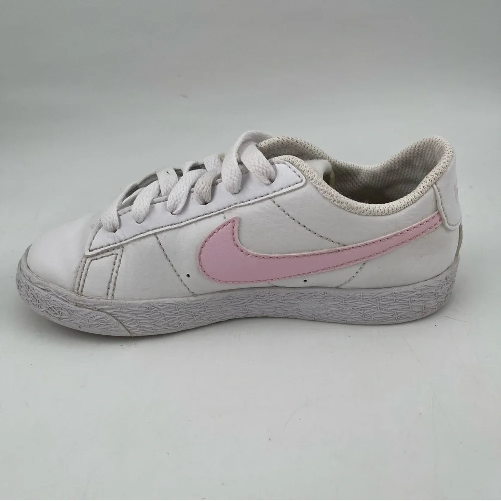 Nike excellent preowned