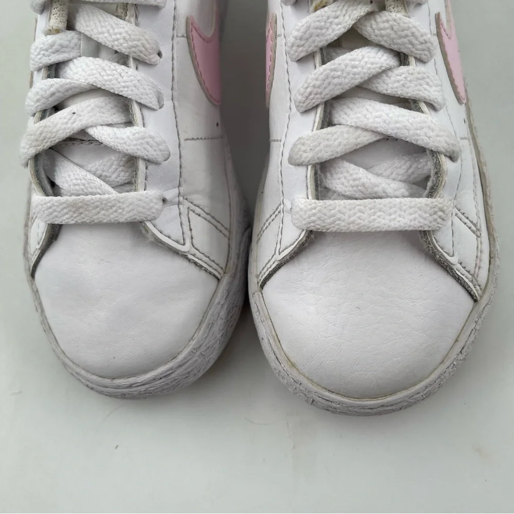 Nike excellent preowned