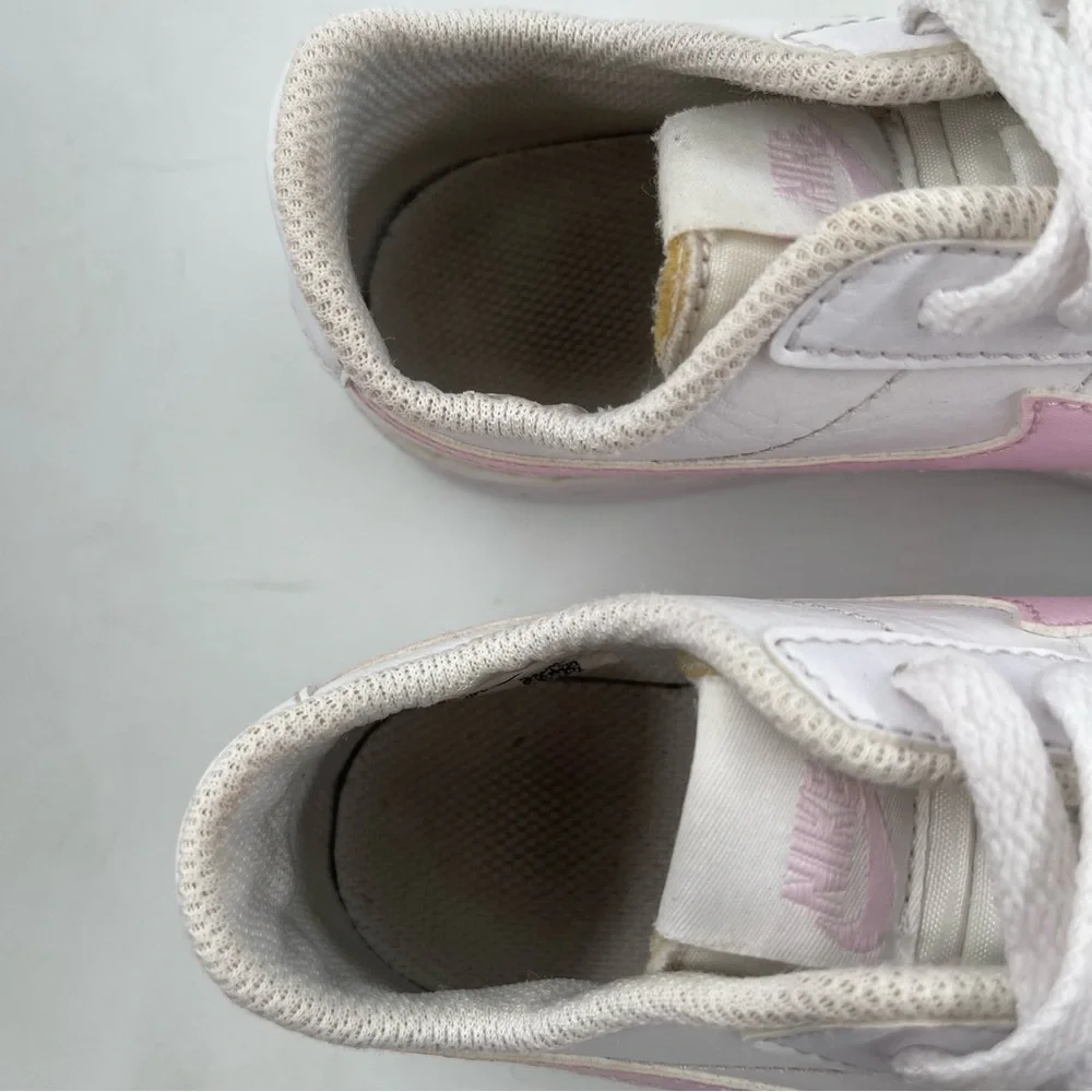 Nike excellent preowned
