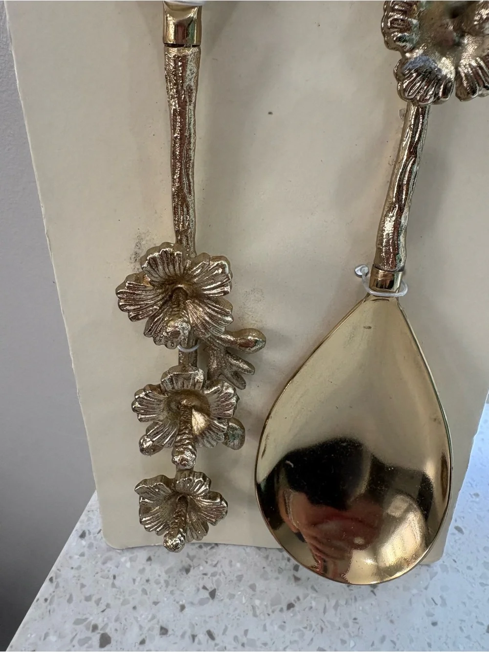 N/A elegant gold