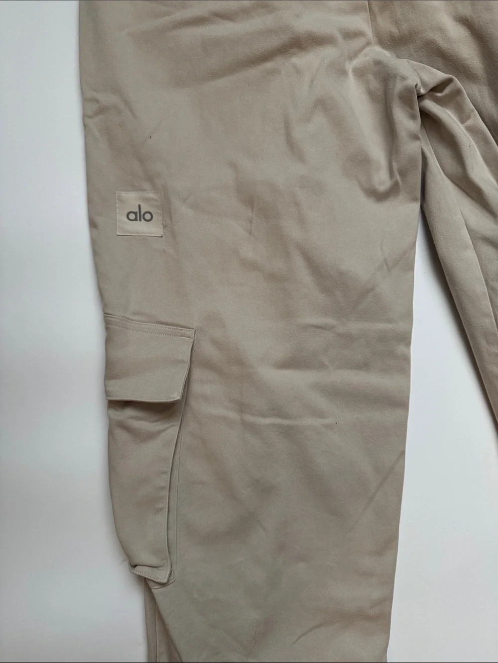ALO Yoga Neutral Beige Cargo Pants