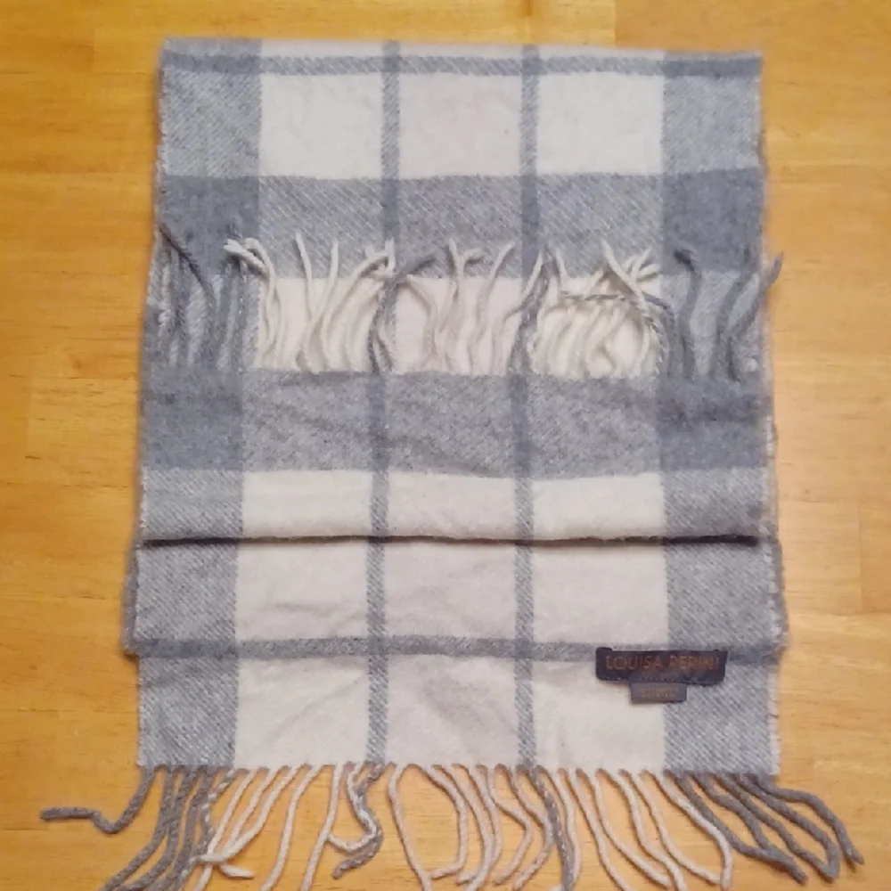 Louisa Perini 100% Cashmere Gray and White Plaid Scarf