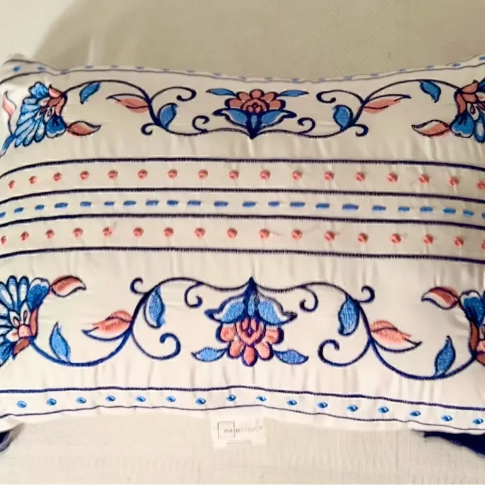 Mainstays throw pillow