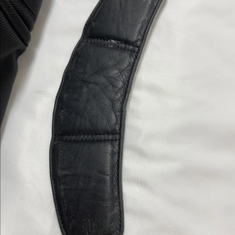 Tumi strap exterior