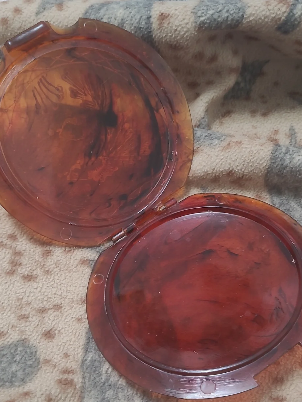 N/A round faux