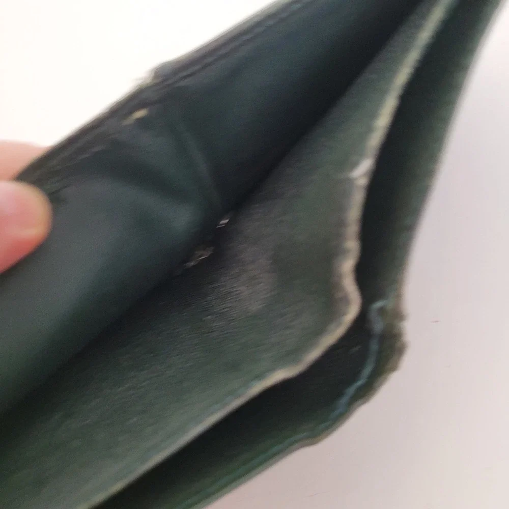 Louis Vuitton Taiga Bifold Wallet Green Leather MI0071 Mens Vintage‎