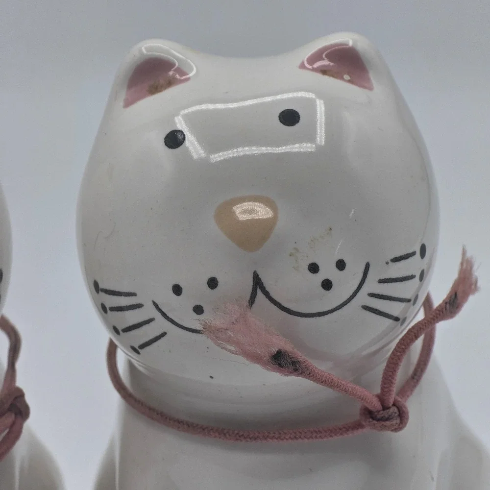 Source Unknown item pair