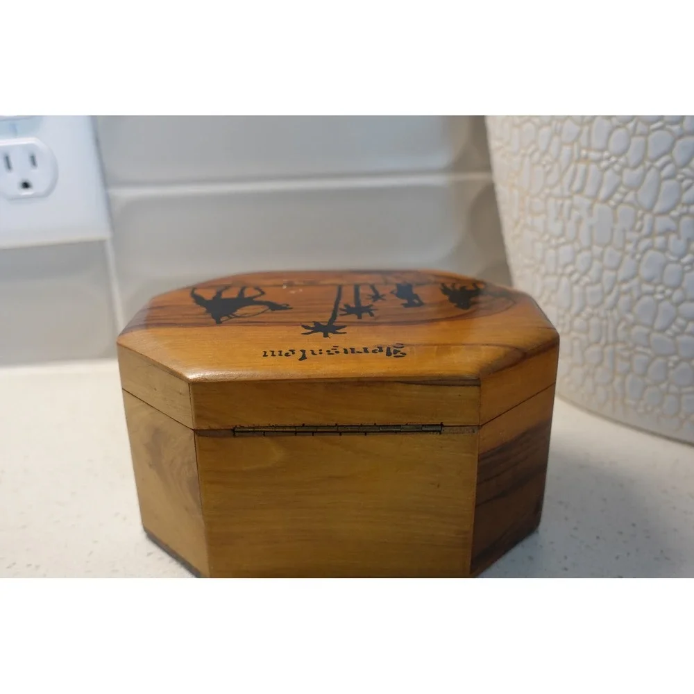 N/A wooden souvenir