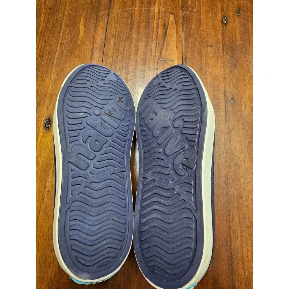 Native Jefferson Kids Navy Blue White Slip On Water Shoes Sneakers J5 Junior 5