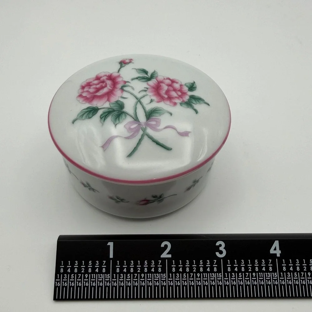 N/A japanese porcelain