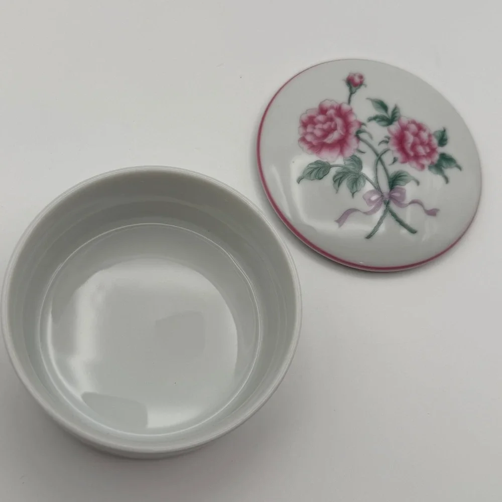 N/A japanese porcelain