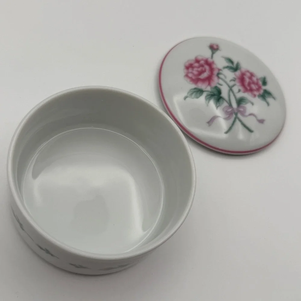 N/A japanese porcelain