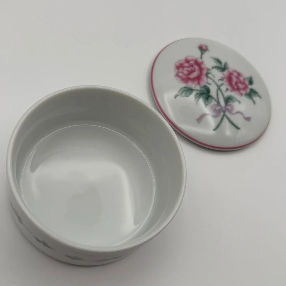 N/A japanese porcelain