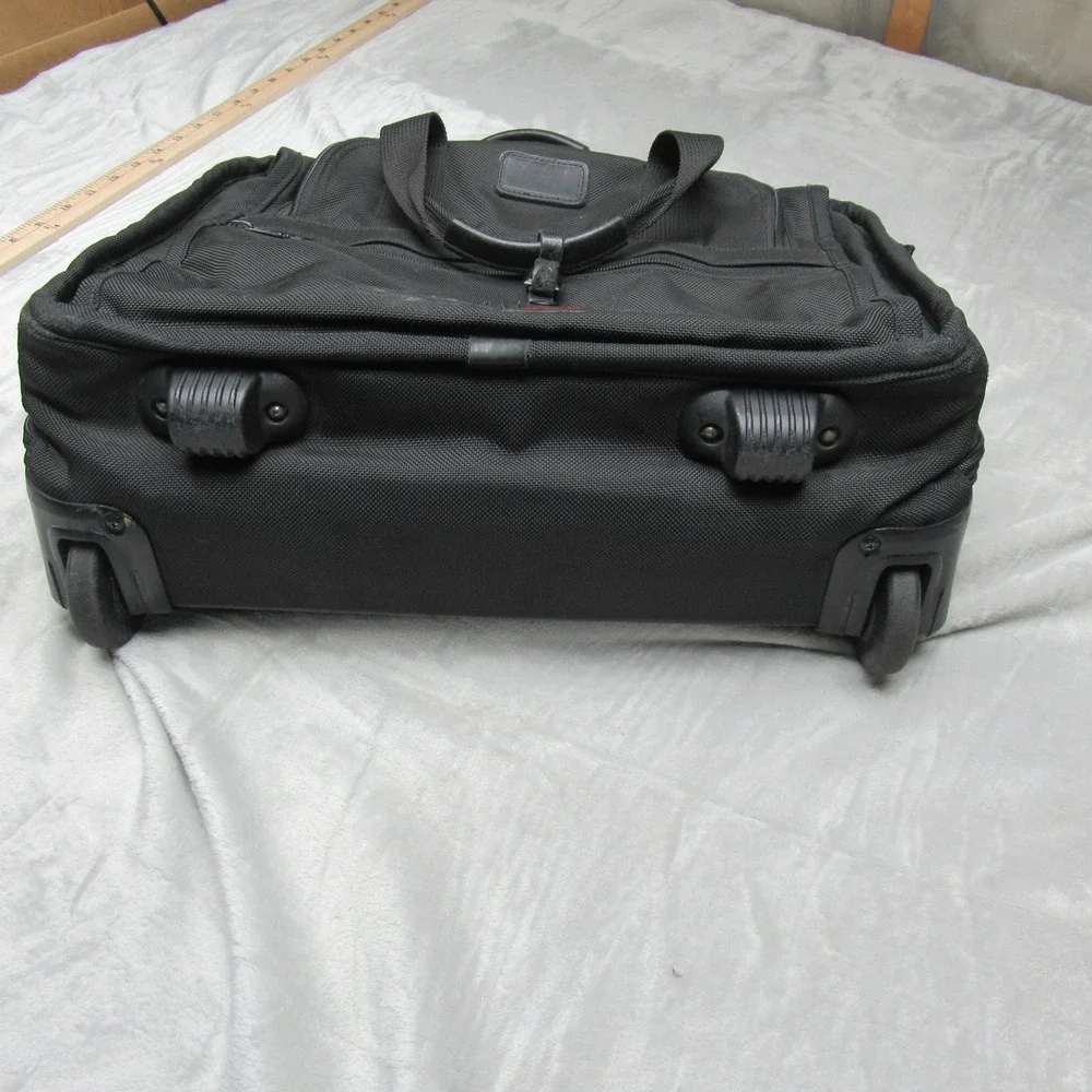 Tumi couple blemish