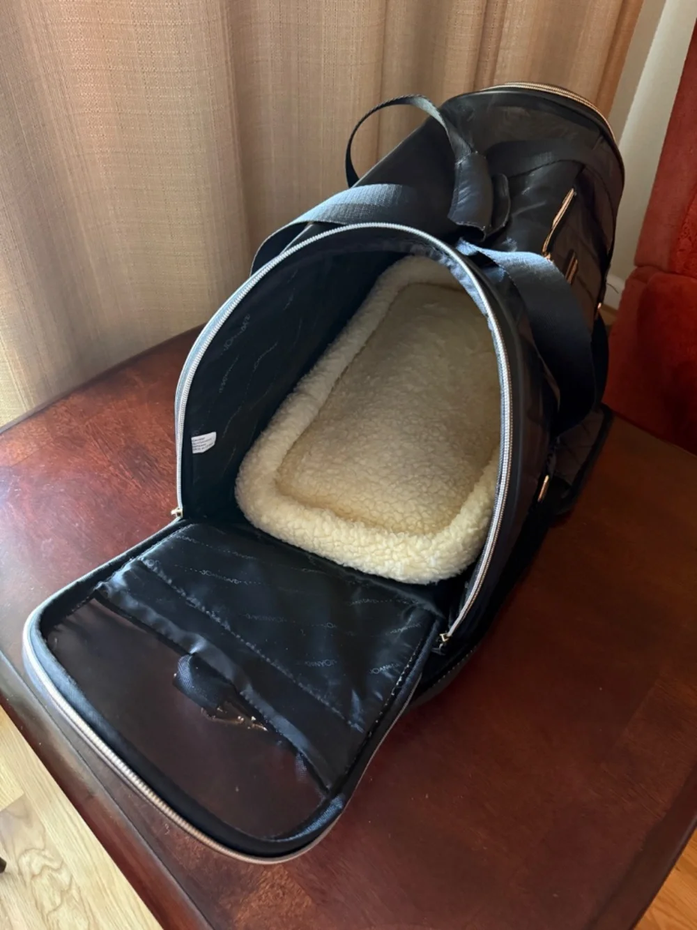 Joan&David pet carrier