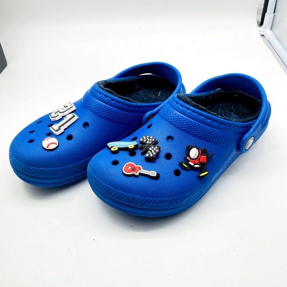 CROCS fun pair