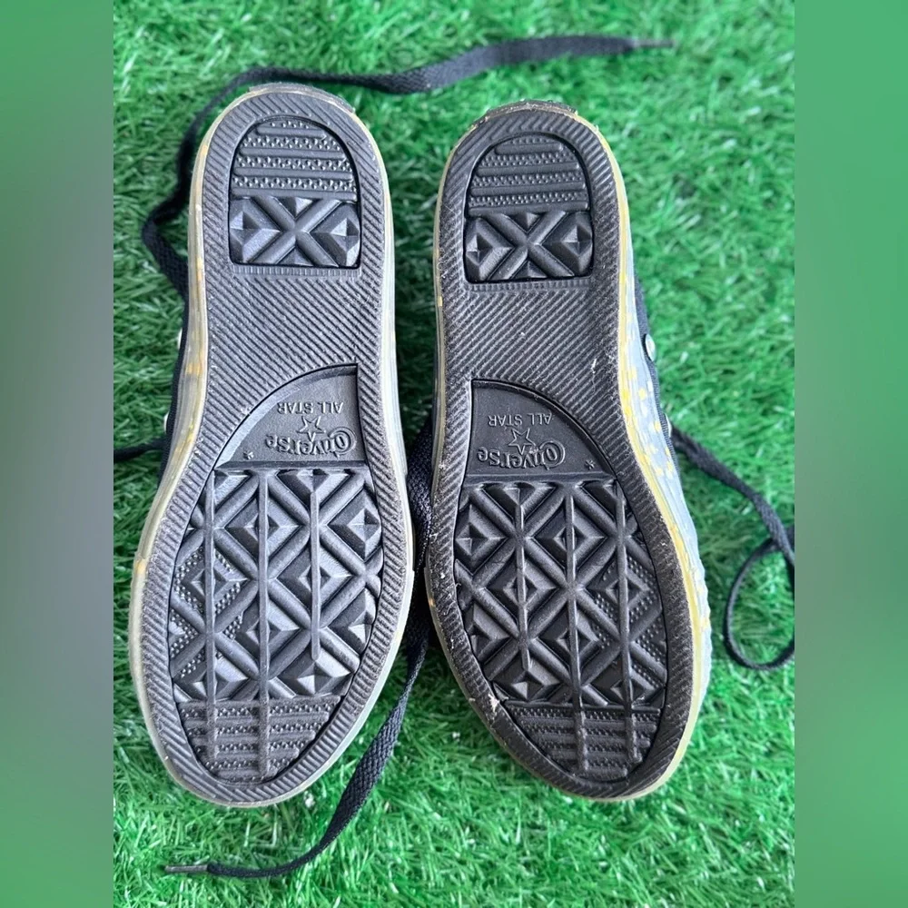 Converse excellent preowned