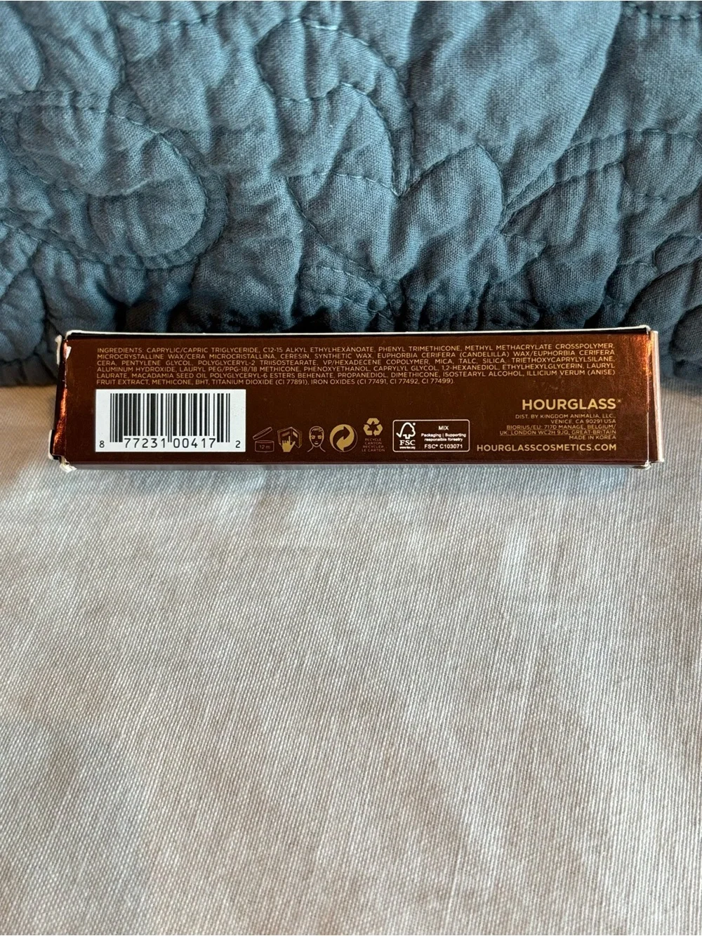 Hourglass vanish seamless