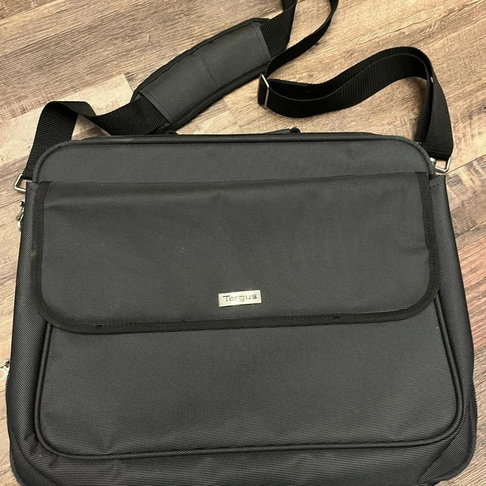 Targus Black Laptop Bag