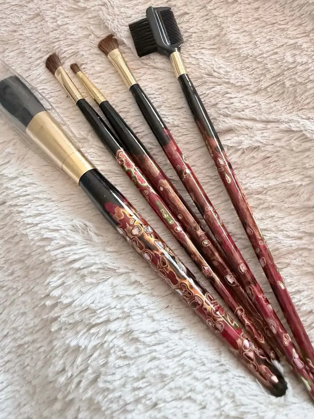 Unbranded piece makeup