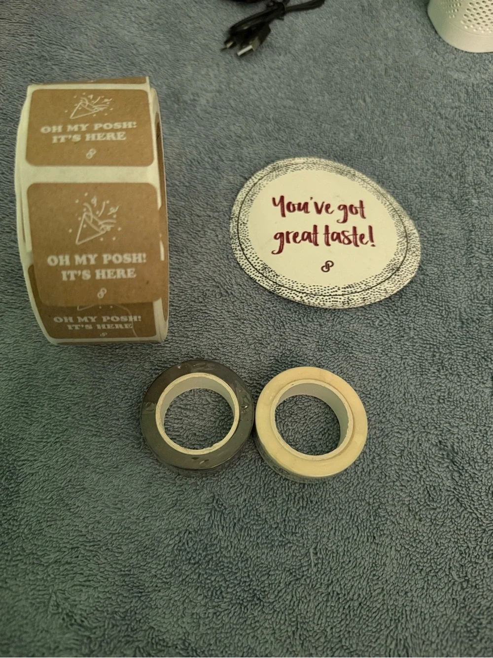 Posh round sticker