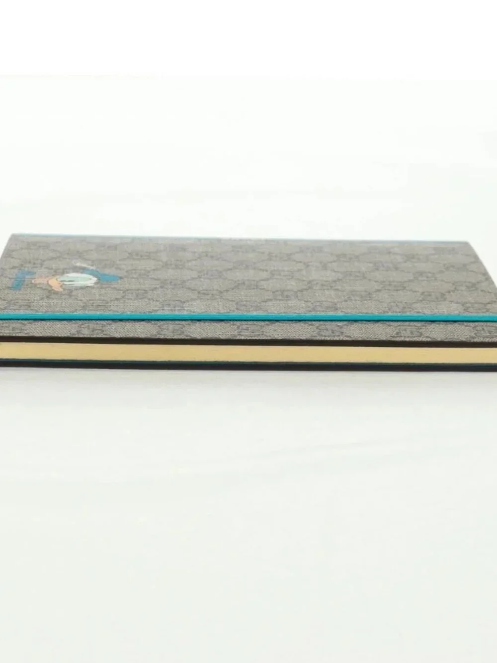 Gucci brand	gucci color	beige