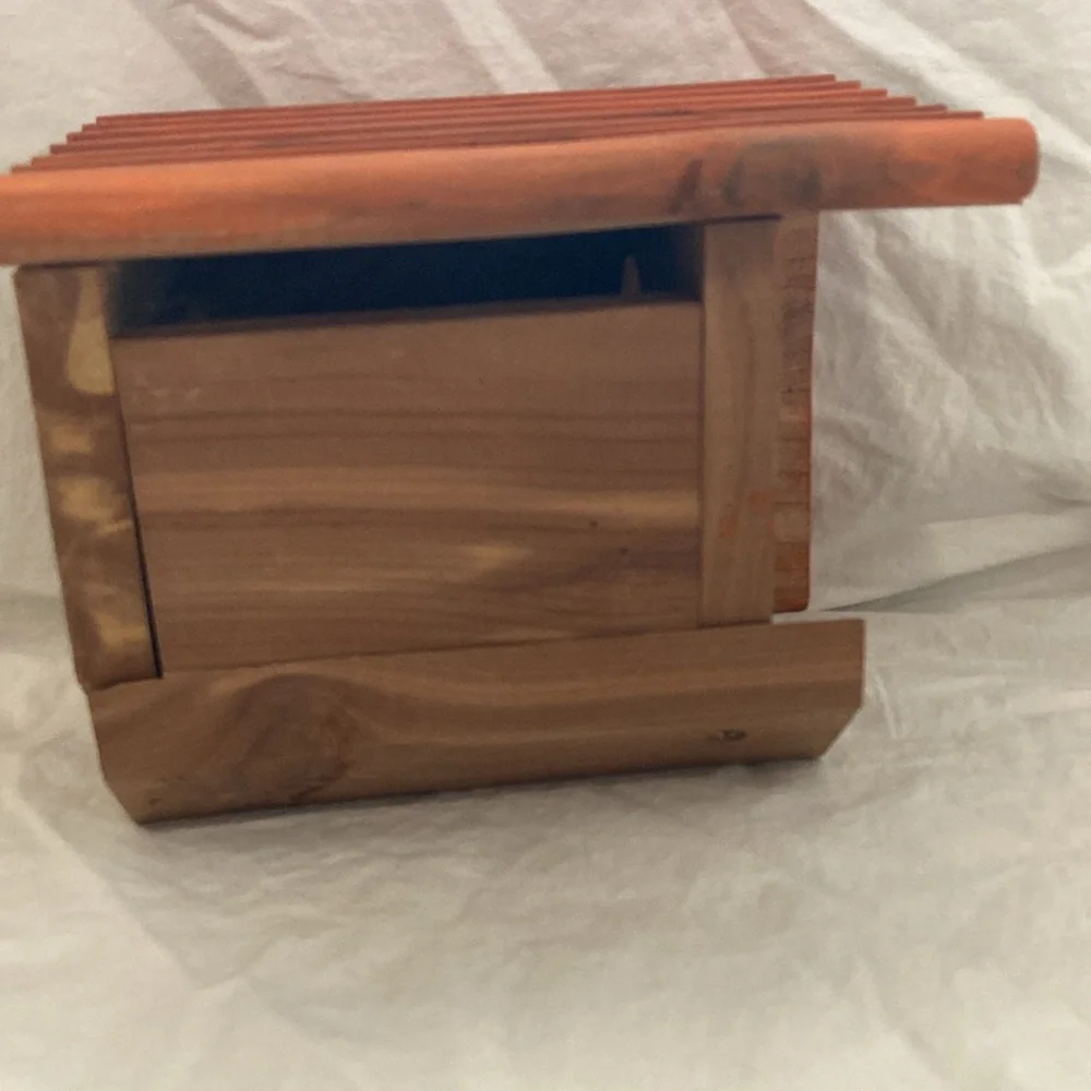 N/A wooden birdhouse