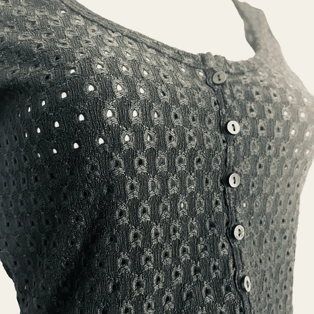 H&M neck made medium