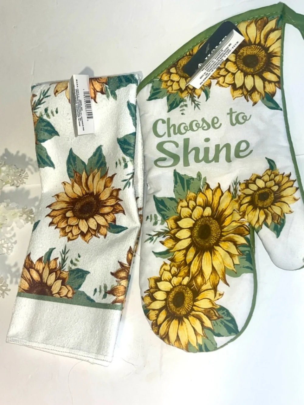 Nwt Sunflower Kitchen Towel and Oven Mitt Set - 