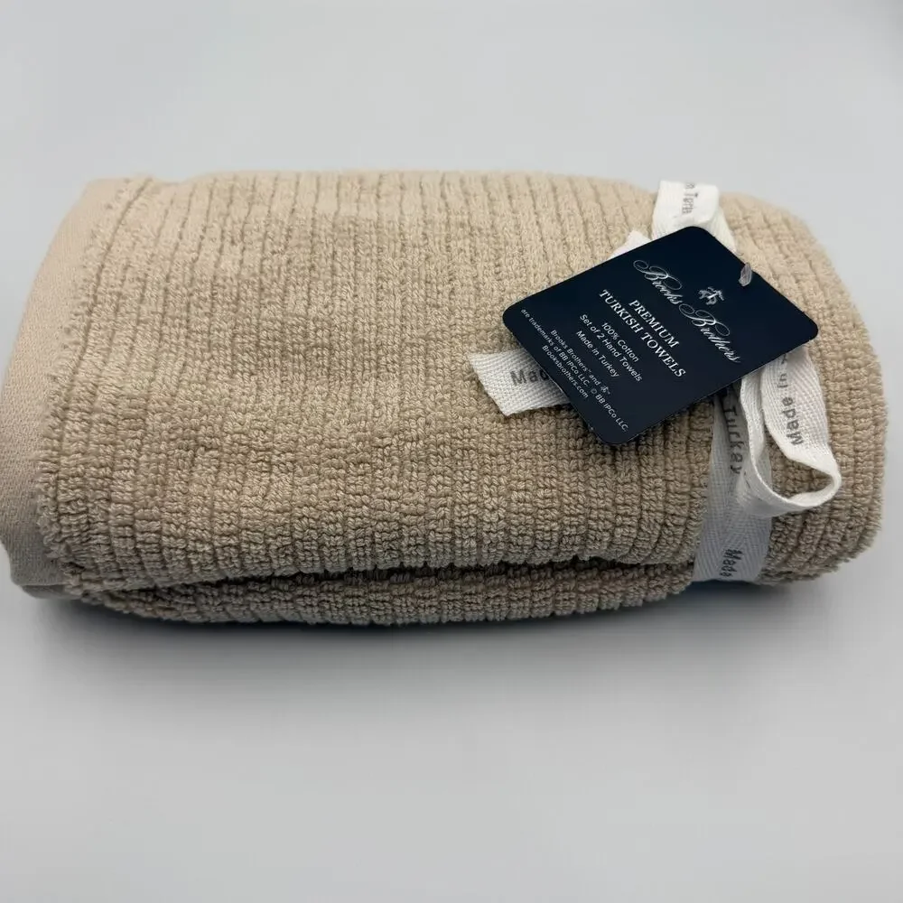 Brooks Brothers details brand