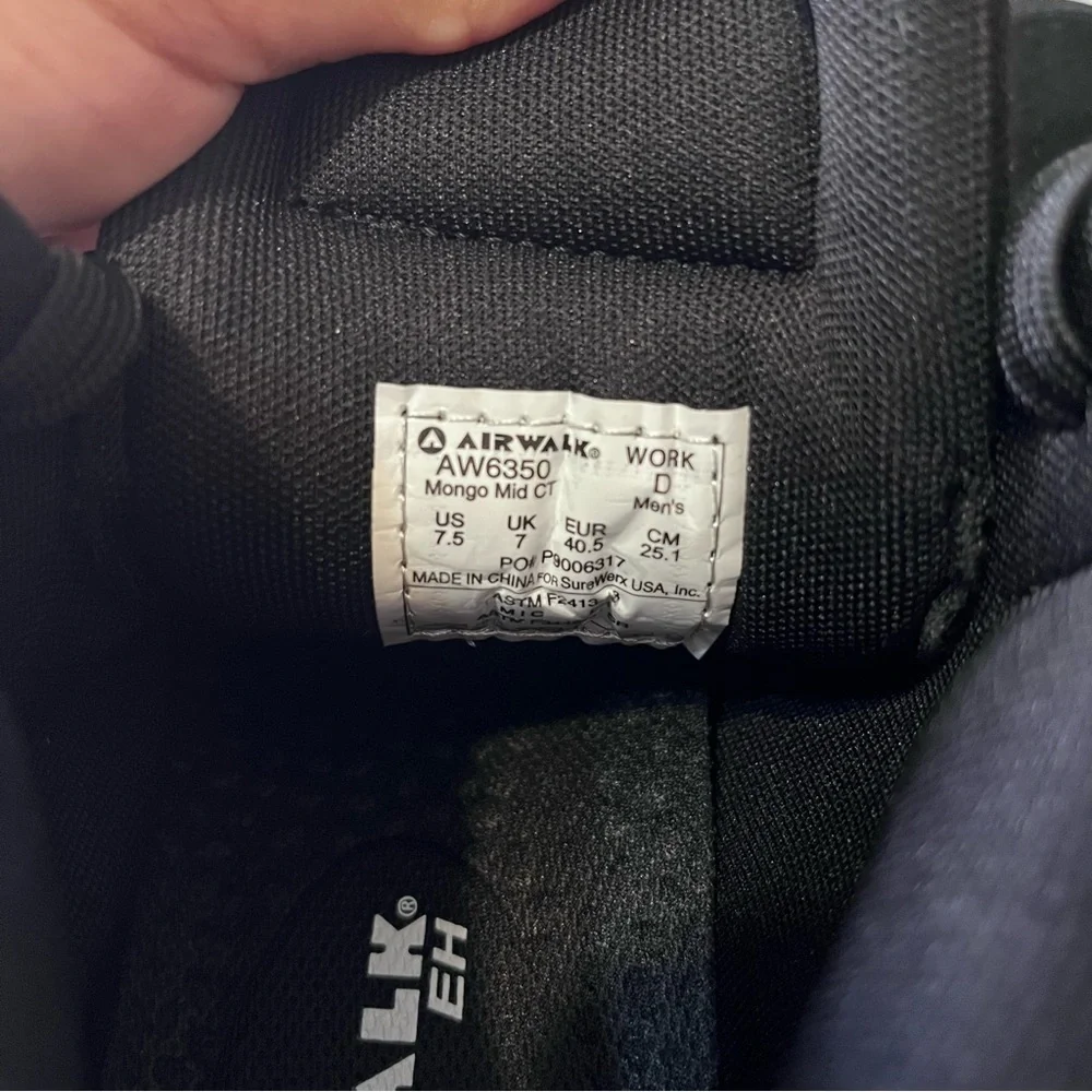 Airwalk metal lining