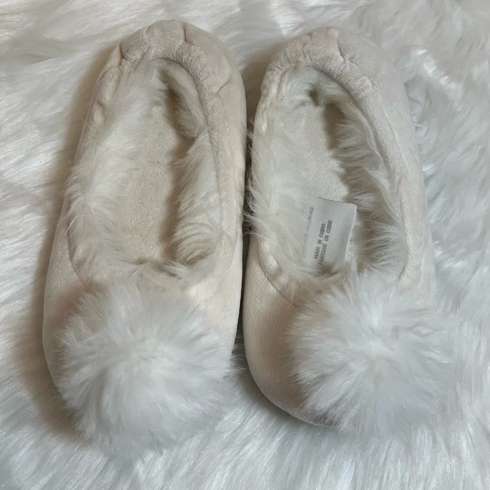 Baby & Child Restoration Hardware Cream Little Kid Pom Pom Slippers