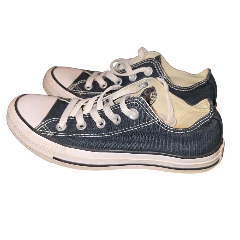 Converse step into