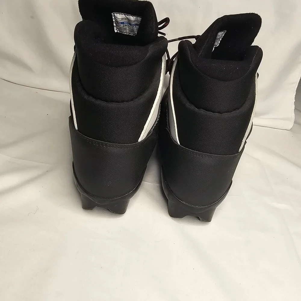 Salomon brand model
