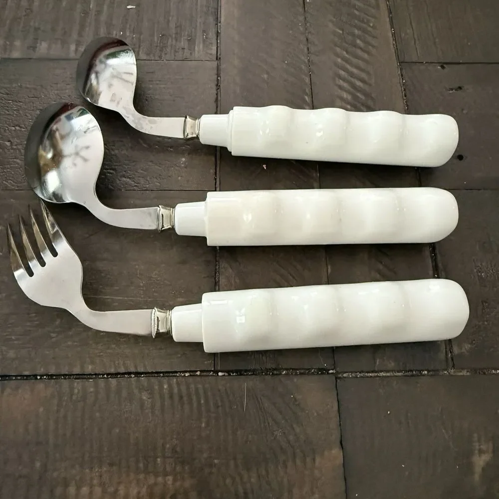 Does not apply adaptive utensils