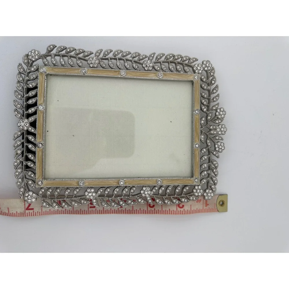 Addison Ross photo cream piece