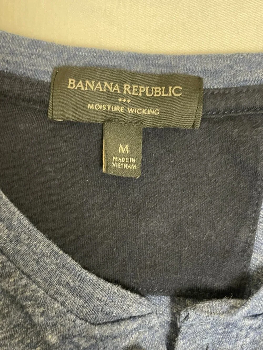 Banana Republic ⦁	please see