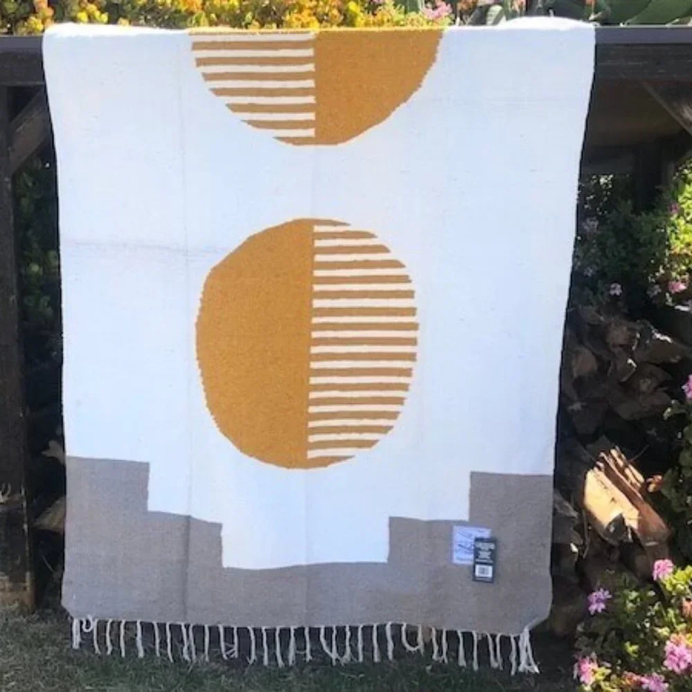 NWT! Esalen + Trek Light Gear Blanket in Horizon‎ Gold