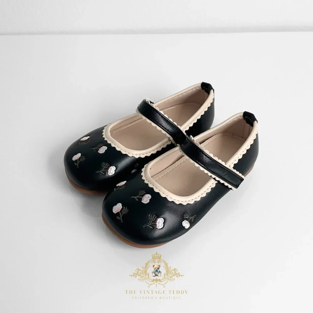 NWT Pretty Girls Mary Jane Flats Embroidered Cute Children's Shoes Black 6.5