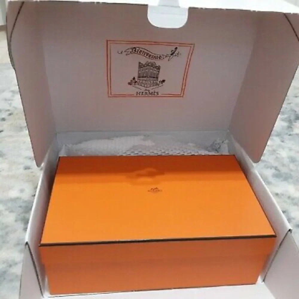 Hermes crease there outer