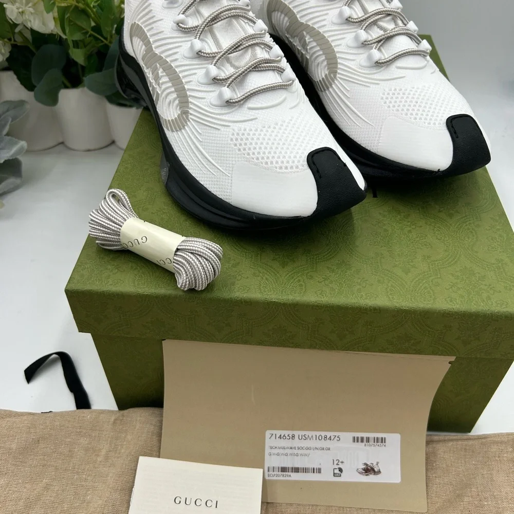 Gucci minimalist sneakers