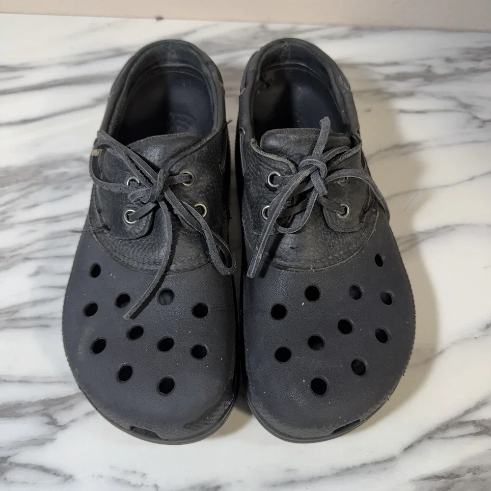 CROCS islander pitcrew