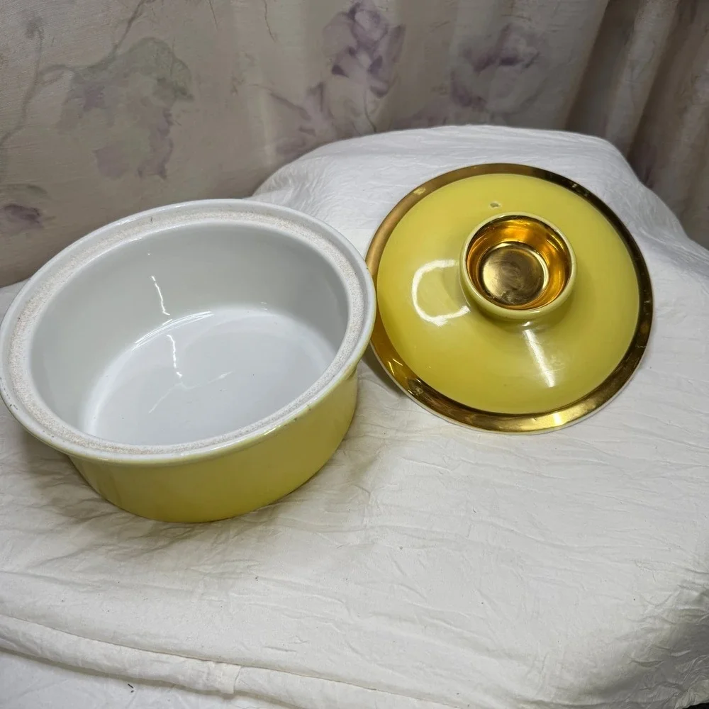 Vintage Mid‎ Century Yellow Ceramic Covered Casserole Dish Gold Trim MCM Lidded