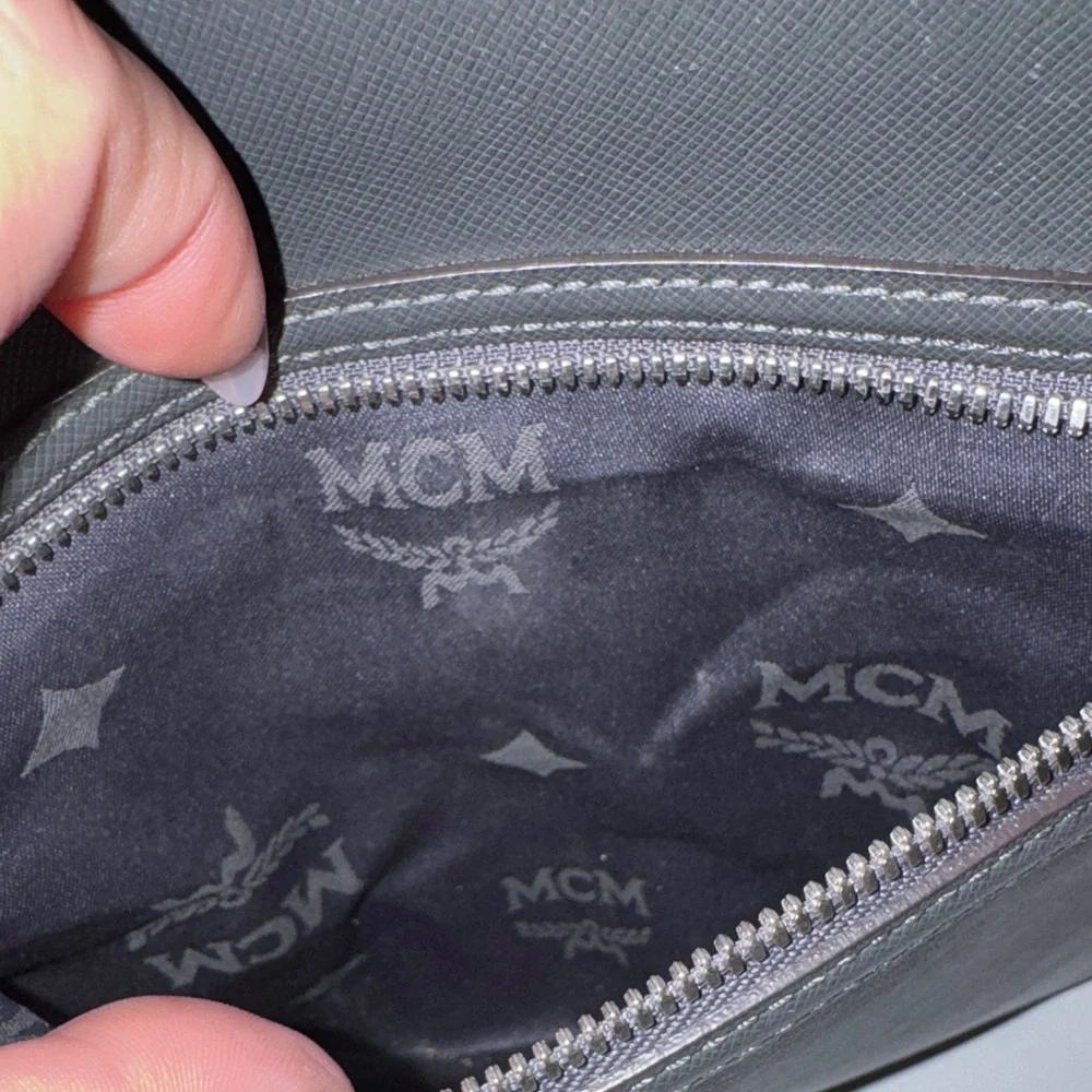 MCM elegant messenger