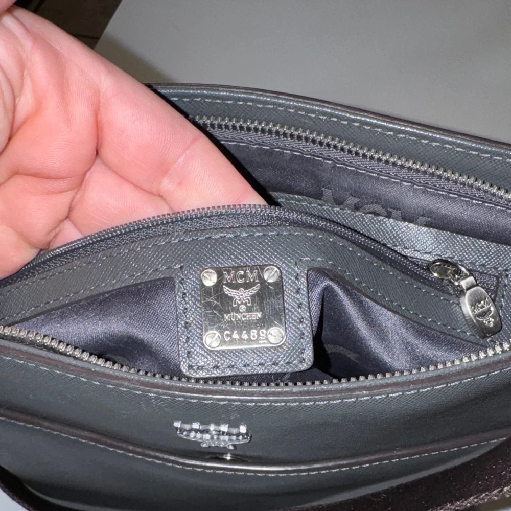 MCM elegant messenger